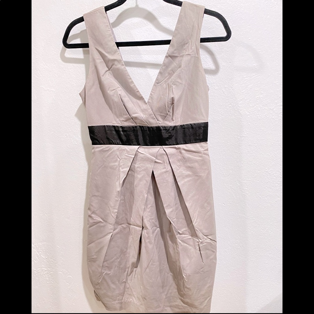 Elegant Gray low v-neck sleeveless dress